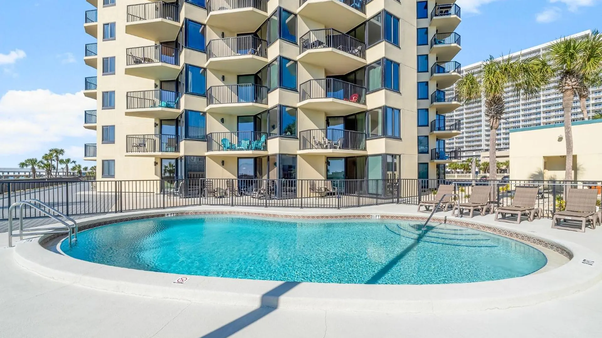 1St Floor Resort Condo! No Elevators! Free Beach Chair Service! By Dolce Vita Getaways Pcb بنما سيتي بيتش شقة